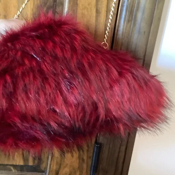 Elegant Burgundy Faux Fur Crossbody Bag - Picture 10 of 10
